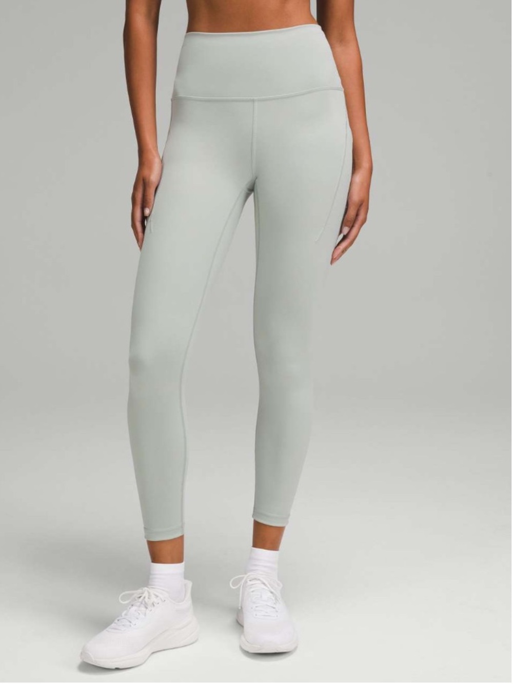 Lululemon Wunder Train High-Rise
Tight with Pockets 25"
Jade Grey Size 6